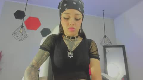 Snapshot of farichell chatting on 10.03.25 fari online show from 10.03.25