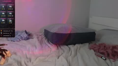 Snapshot of faudenie chatting on 02.19.25 Veta online show from 02.19.25