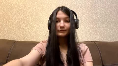 Aurora 18yo online show from 01.18.26