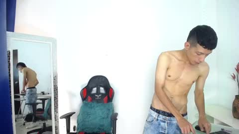 Favel Gomez online show from 12.21.24