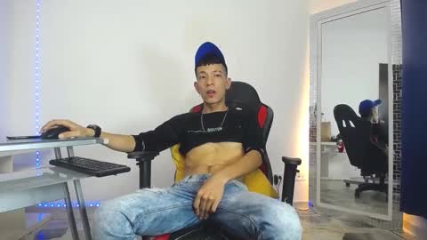 Favel Gomez online show from 01.16.25