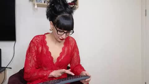 Snapshot of favorite_angel chatting on 02.18.26 favorite_angel online show from 02.18.26