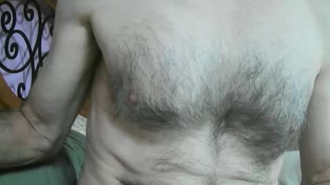 Snapshot of feardubh chatting on 10.15.25 feardubh online show from 10.15.25