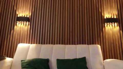 Feelena online show from 11.20.25