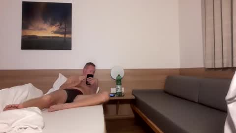 Max online show from 11.10.25