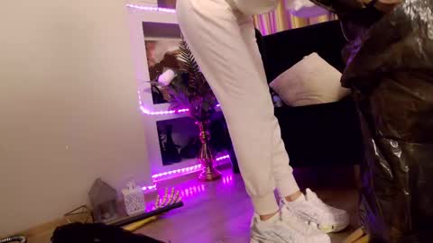 FeetVibe online show from 10.18.25