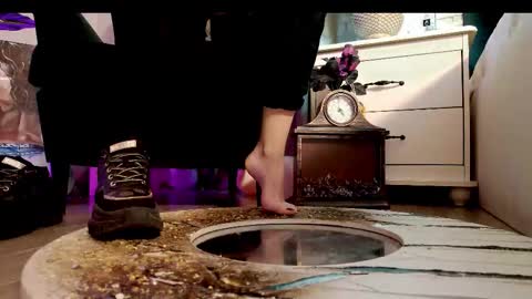 FeetVibe online show from 12.17.25