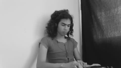 Snapshot of felinexoxo chatting on 11.26.25 FELINE online show from 11.26.25