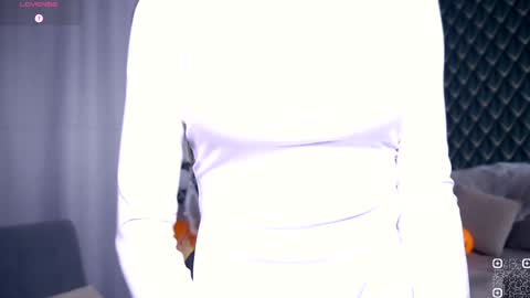 Snapshot of felissiany chatting on 10.30.25 Hello im Nova online show from 10.30.25