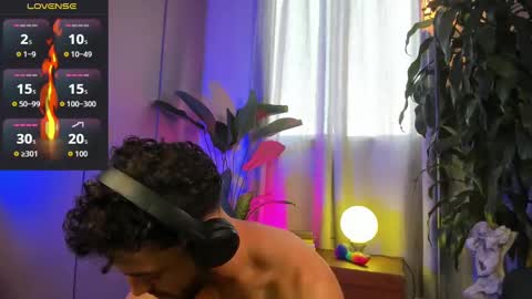 Snapshot of felixsantox chatting on 09.28.25 FelixSantos online show from 09.28.25