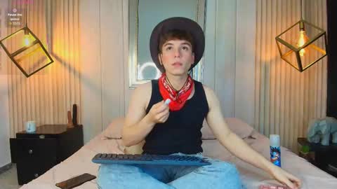 Femboy Max online show from 10.11.25