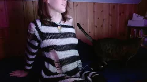 Snapshot of femboyflowers chatting on 03.12.25 femboyflowers online show from 03.12.25