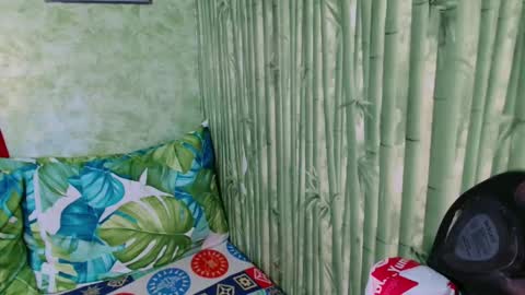 feminine_tsx online show from 01.26.25