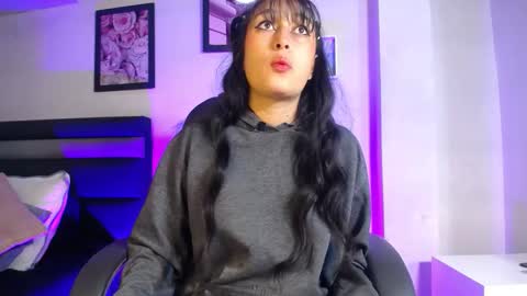 Snapshot of fenixx_19 chatting on 03.25.26 Fenix online show from 03.25.26