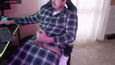 Snapshot of fernan_reds chatting on 02.18.25 Fernan online show from 02.18.25