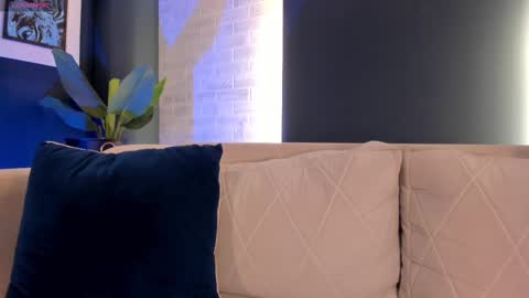 Snapshot of fernandax1_ chatting on 02.19.25 FER online show from 02.19.25