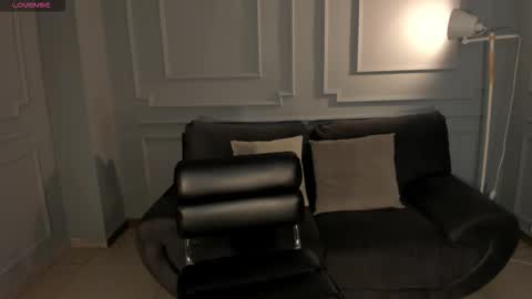 Snapshot of fernandax1_ chatting on 10.15.25 FER online show from 10.15.25