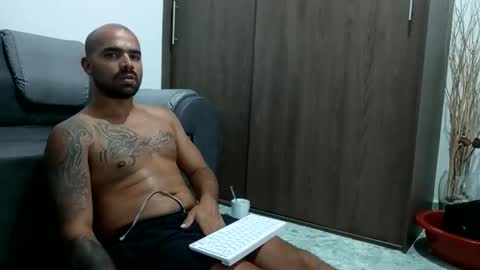 Snapshot of ferpaisa2024 chatting on 02.19.25 insta ferxx1210 Fercho online show from 02.19.25