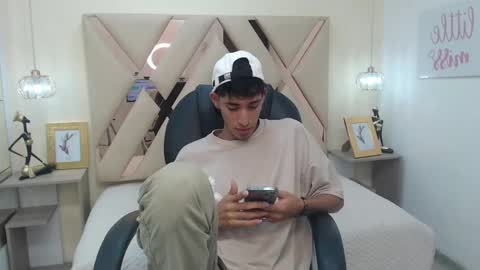 FER PHOENIX online show from 03.06.25