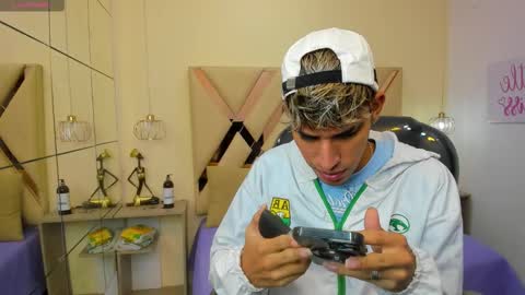 FER PHOENIX online show from 11.09.25