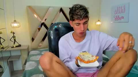 FER PHOENIX online show from 12.19.25