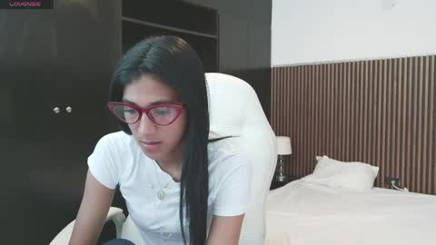 Freyja  online show from 04.04.26