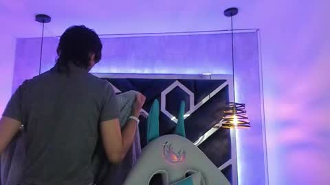   online show from 01.04.25