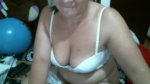 Snapshot of fierywoman158 chatting on 02.04.25 FIERYWOMAN online show from 02.04.25