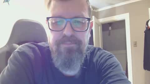 Snapshot of figuredraw chatting on 10.17.25 figuredraw online show from 10.17.25