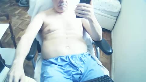 Snapshot of filhober chatting on 02.17.25 filhober online show from 02.17.25