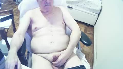 Snapshot of filhober chatting on 02.26.25 filhober online show from 02.26.25