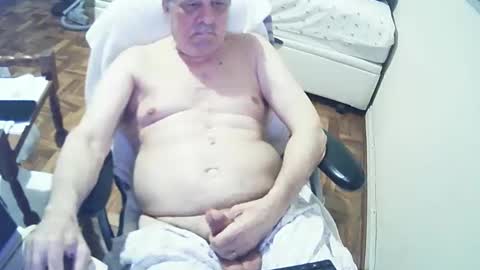 Snapshot of filhober chatting on 03.10.25 filhober online show from 03.10.25