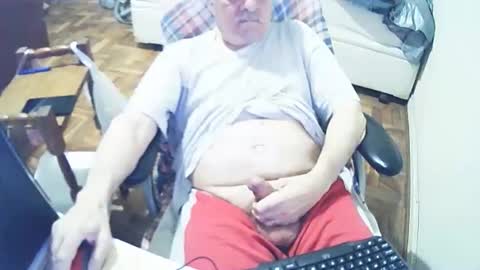 Snapshot of filhober chatting on 09.19.25 filhober online show from 09.19.25