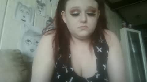 Snapshot of findommefoxi chatting on 05.17.26 findommefoxi online show from 05.17.26