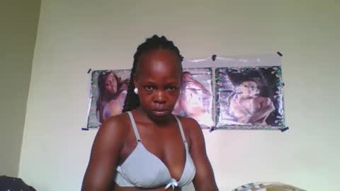 Snapshot of fine_melanin chatting on 09.14.25 caro online show from 09.14.25