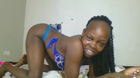 Snapshot of fine_melanin chatting on 09.15.25 caro online show from 09.15.25
