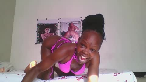 Snapshot of fine_melanin chatting on 09.18.25 caro online show from 09.18.25