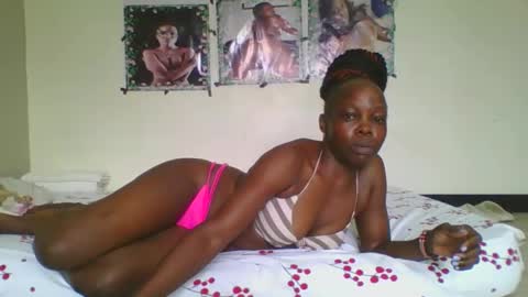 Snapshot of fine_melanin chatting on 10.15.25 caro online show from 10.15.25
