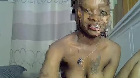 Snapshot of fine_queen12 chatting on 02.22.25 fine_queen12 online show from 02.22.25