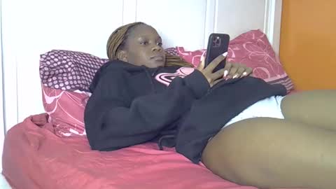 Snapshot of fine_queen12 chatting on 04.15.26 fine_queen12 online show from 04.15.26