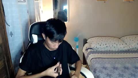 Snapshot of fineboii_rey18 chatting on 11.17.25 fineboii_rey18 online show from 11.17.25