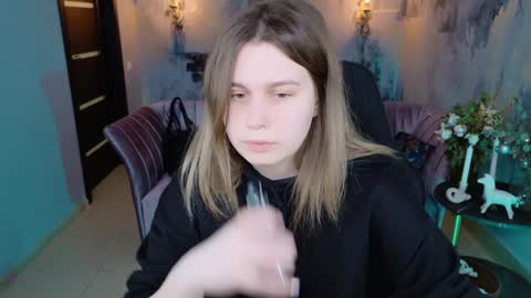 Snapshot of fioramarmoris chatting on 01.16.25 fiora online show from 01.16.25