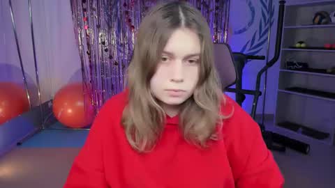 Snapshot of fioramarmoris chatting on 02.21.25 fiora online show from 02.21.25