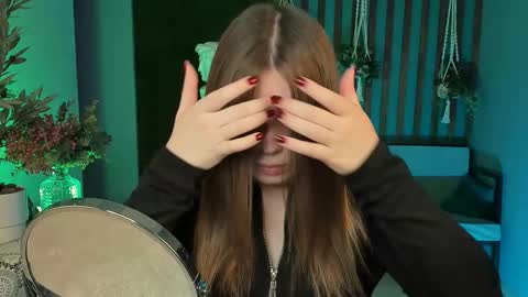 Snapshot of fioramarmoris chatting on 10.03.25 fiora online show from 10.03.25