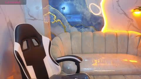 Online 800 to 1400 online show from 04.14.26