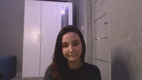 Snapshot of fireflies_fly_ chatting on 01.05.25 fireflies_fly_ online show from 01.05.25