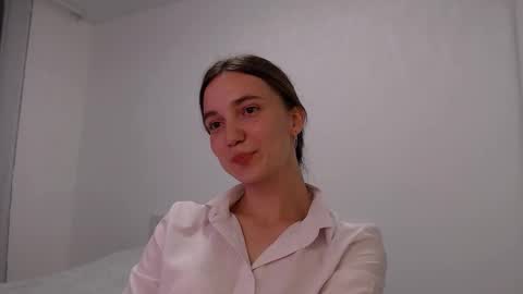 Snapshot of fireflies_fly_ chatting on 10.01.25 fireflies_fly_ online show from 10.01.25