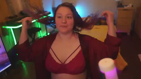 Snapshot of fireproofcuriousity chatting on 11.15.25 Lio Roxy online show from 11.15.25