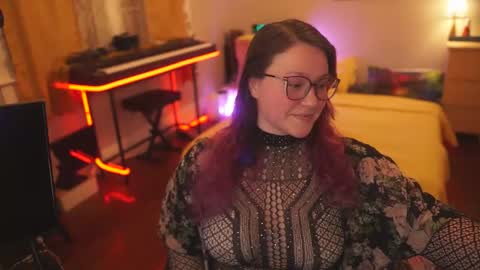 Snapshot of fireproofcuriousity chatting on 12.18.25 Lio Roxy online show from 12.18.25