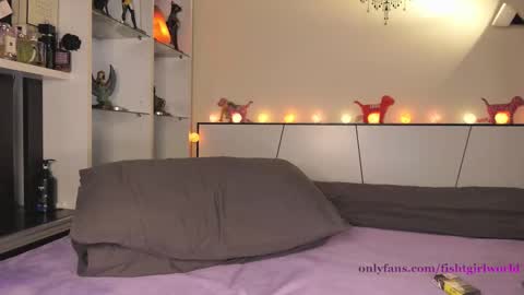 Tia online show from 02.14.25